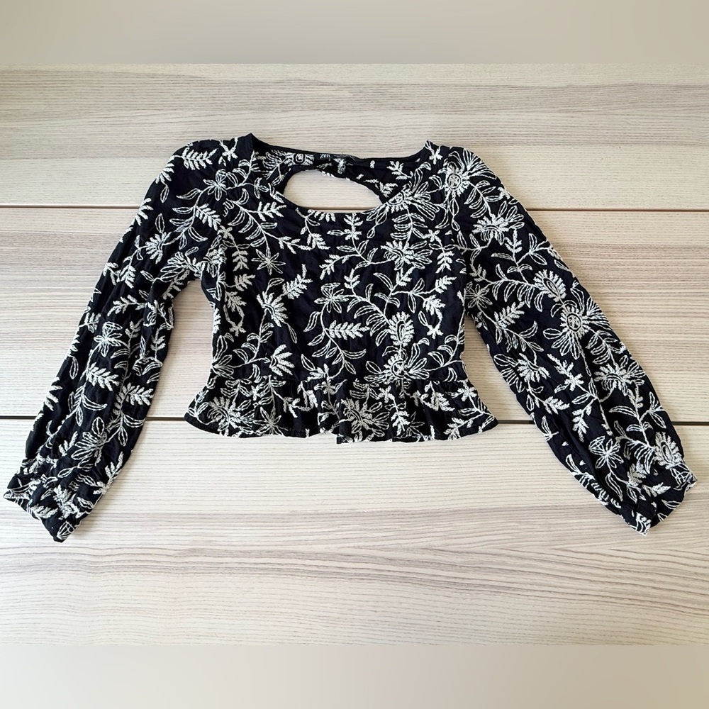 Zara Black Blouse with White Floral Embroidery size S